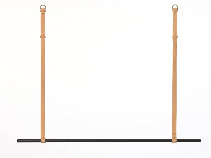 Heng klærne dine på et stilig klesstativ Heng klærne dine på et stilig klesstativ